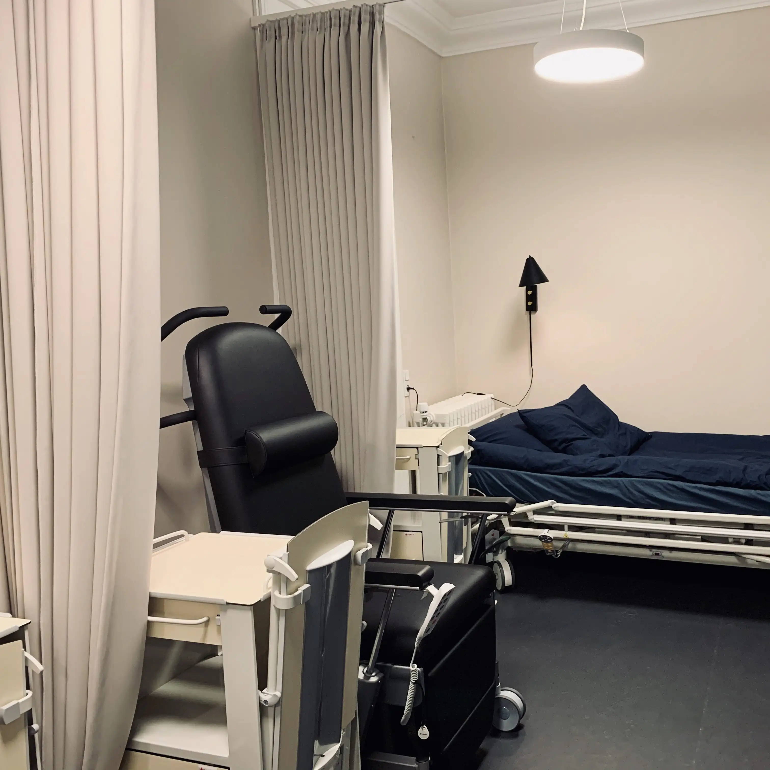 Behandlingsstole og hospitalssenge