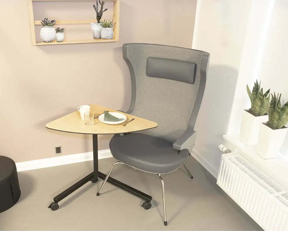 Roomie - Multifunktionsbord til borger, patient og personale Roomie - Multifunktionsbord til borger, patient og personale